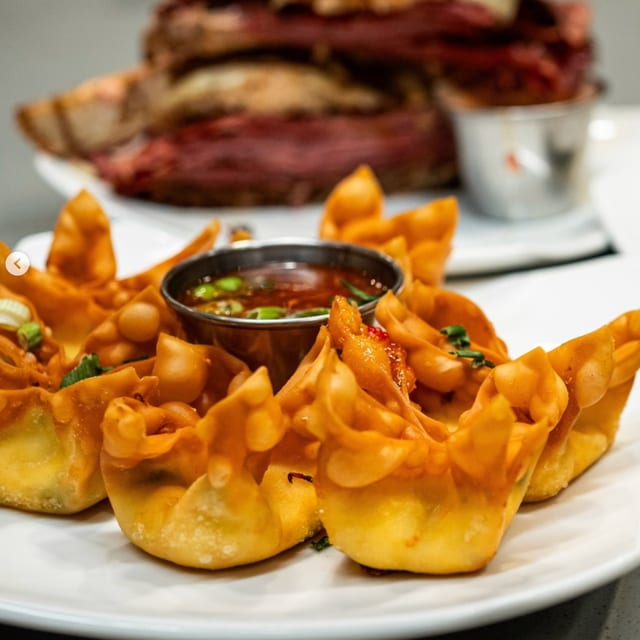 Crab Rangoon (Signature Item).