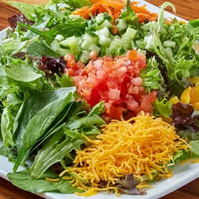 Deluxe Dinner Garden Salad.